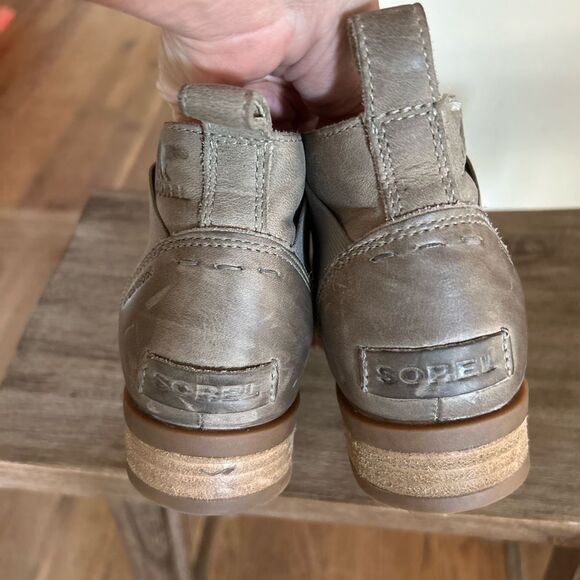 - Sorel Women’s Emelie™ III Chelsea Waterproof taupe worn once - Picture 8 of 9